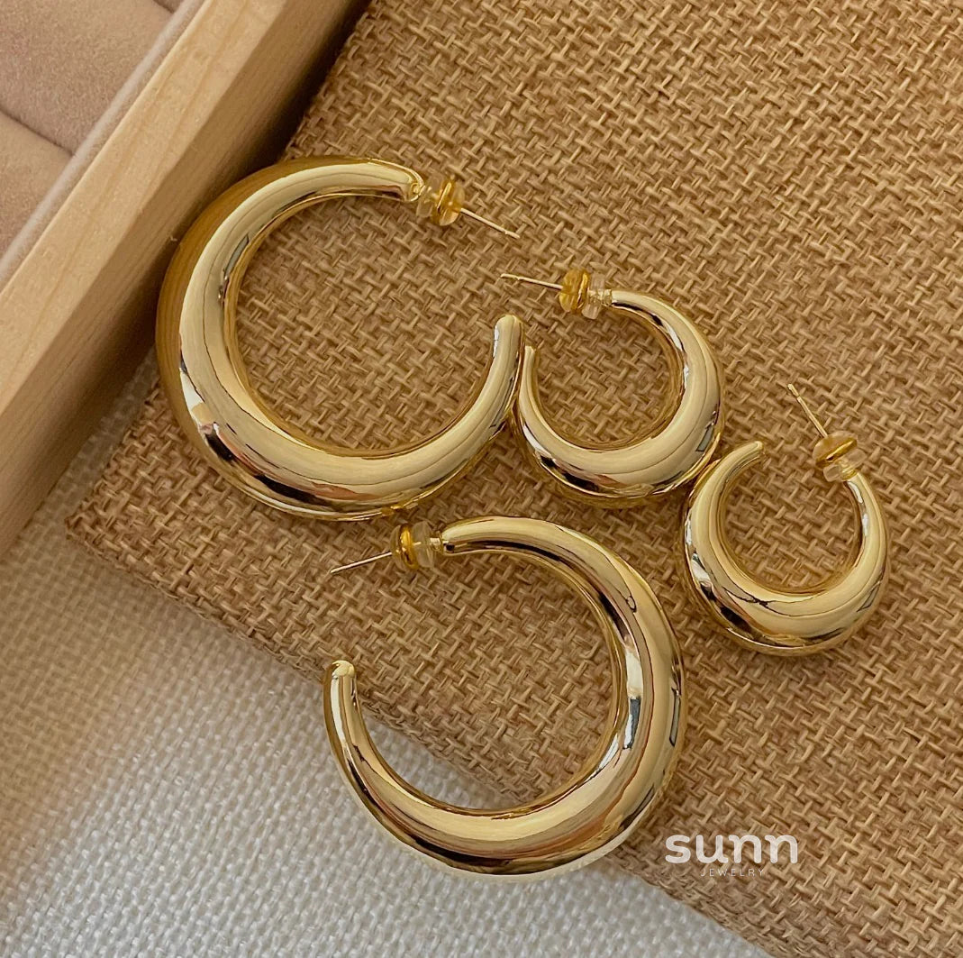 Anne Smooth Hoop Earrings