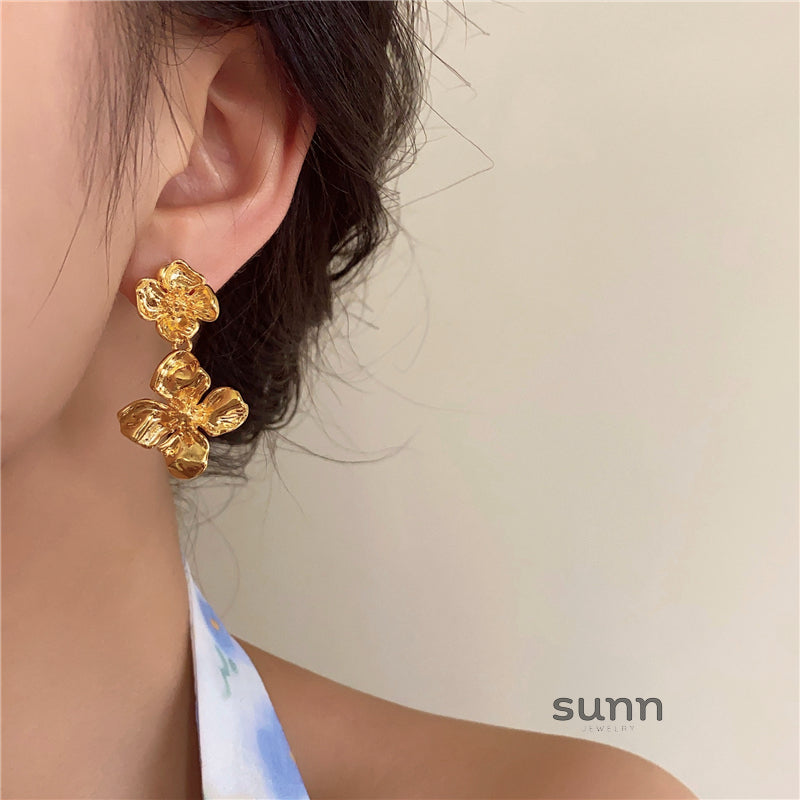 Annemarie Metal Floral Earrings [1BJGKOJZ]