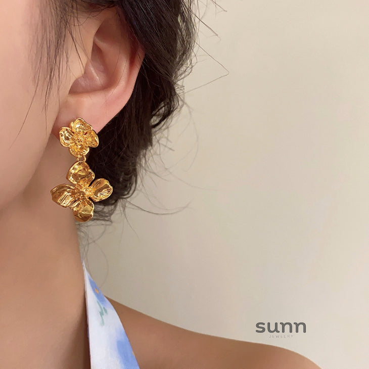 Annemarie Metal Floral Earrings [JDBJROLK]