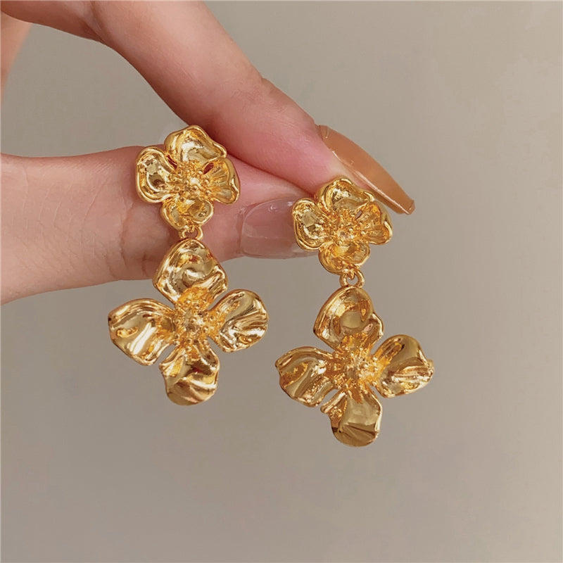 Annemarie Metal Floral Earrings [3SR5HQGT]