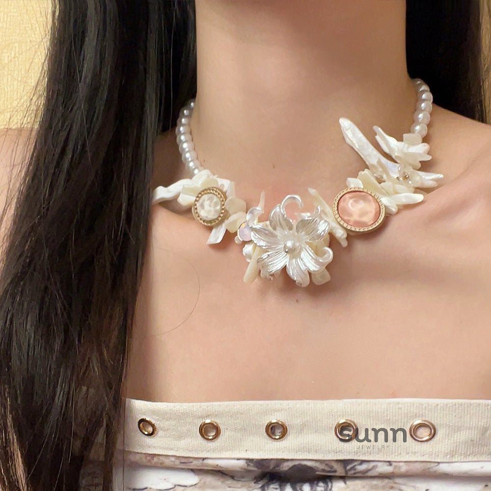 Annie Mother-of-Pearl Bloom Necklace [JRYPOZ7L]