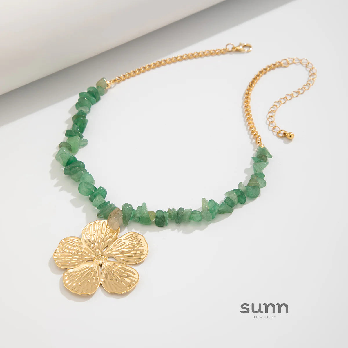 Anny Gold Flower Clavicle Necklace