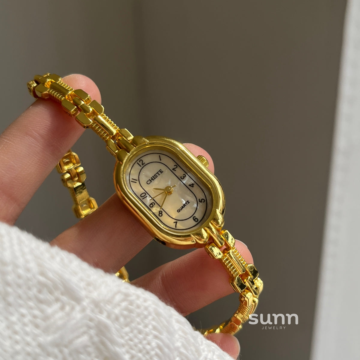 Anslee Mother-of-Pearl Bracelet Watch [TMZ2JMWC]