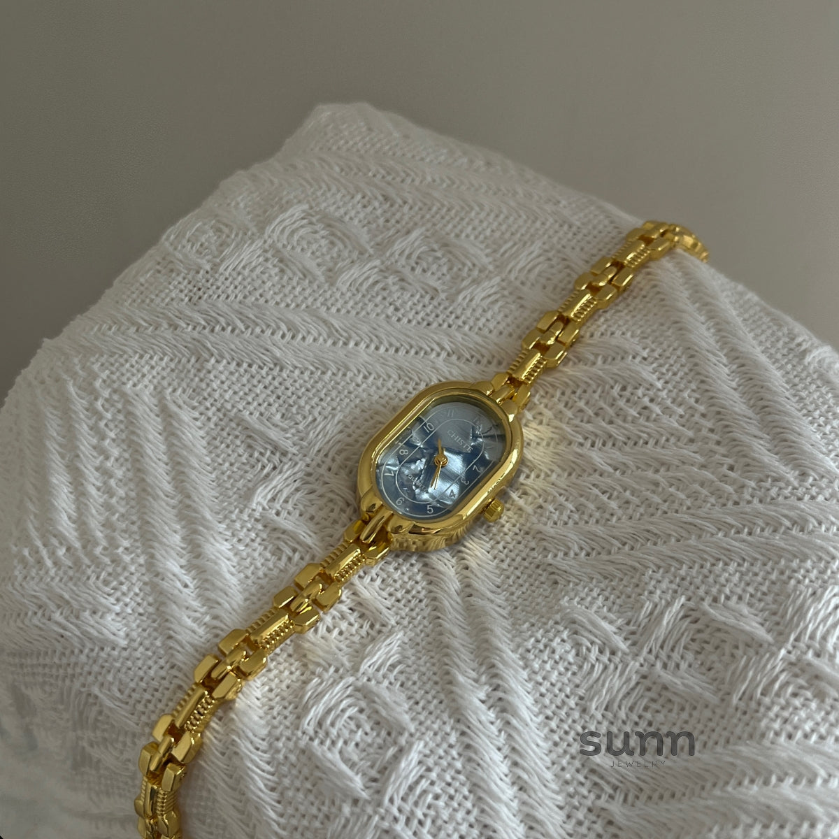 Anslee Mother-of-Pearl Bracelet Watch [17GYEYMF]