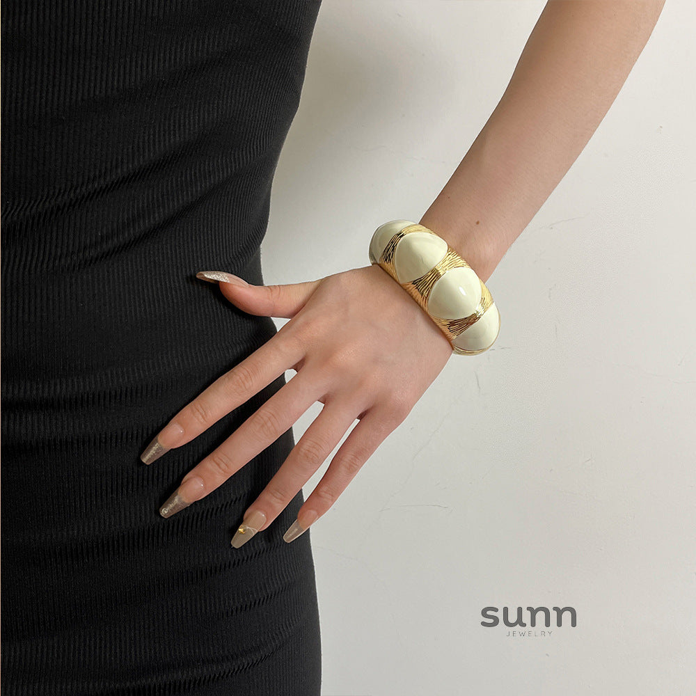 Antonella Enamel Cuff Bracelet [SFCS8N6G]