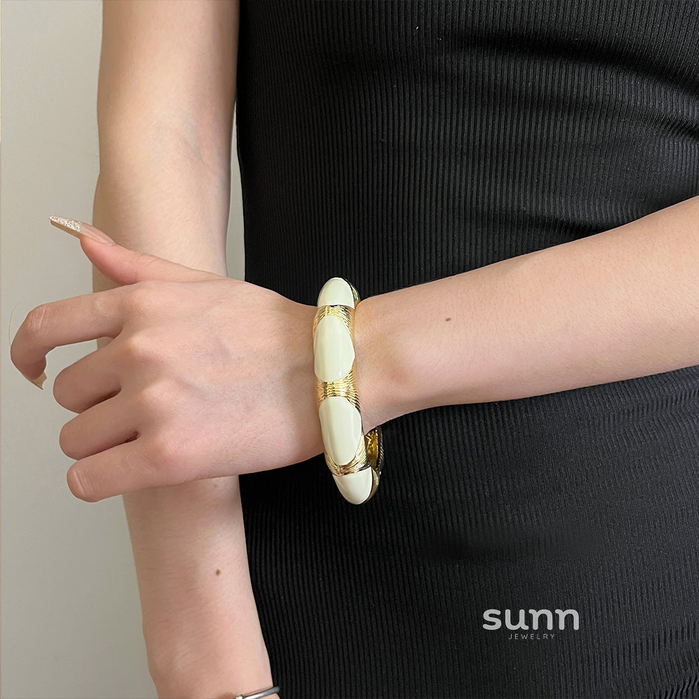 Antonella Enamel Cuff Bracelet [JZ3UYH3R]