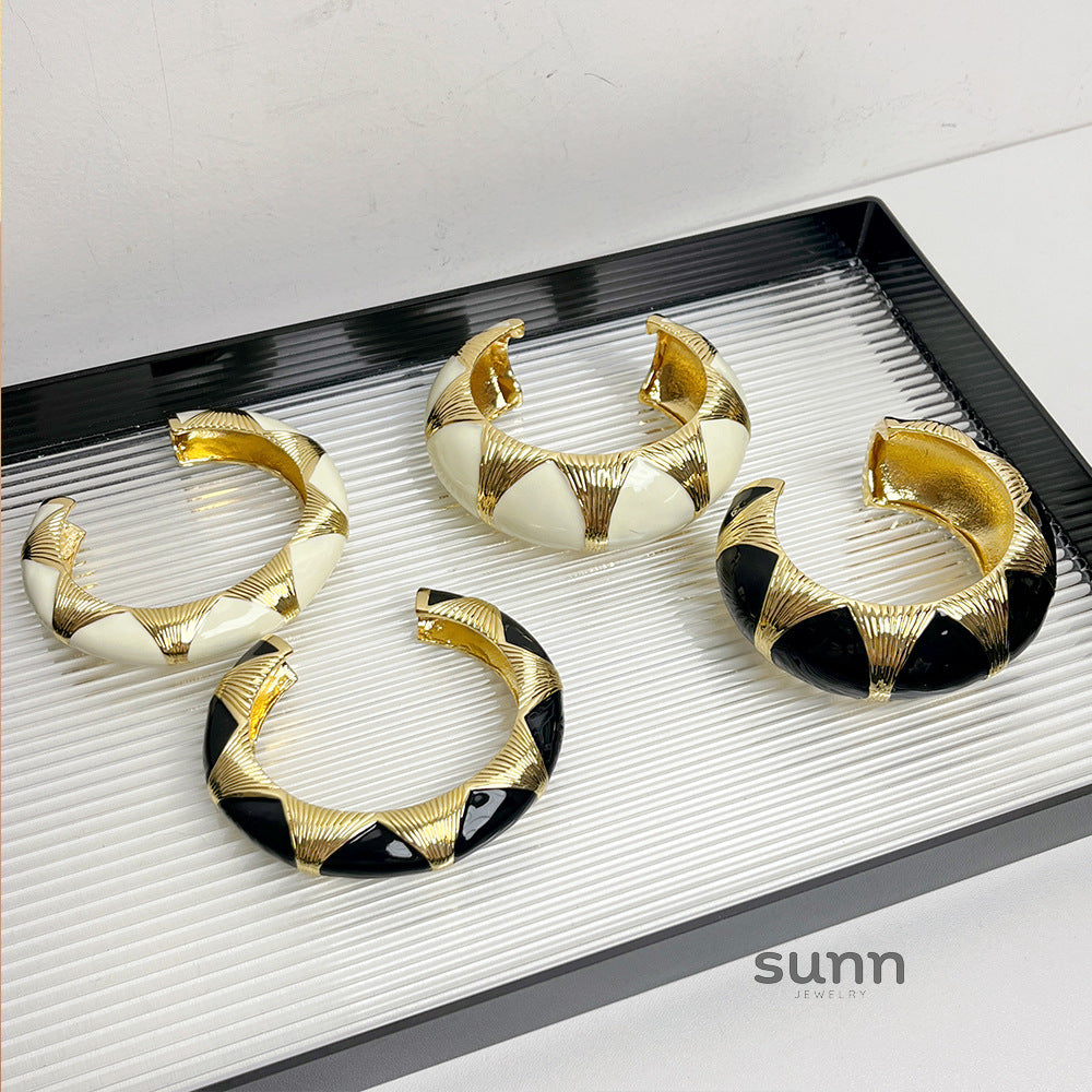 Antonella Enamel Cuff Bracelet [F6Q7Q36Z]