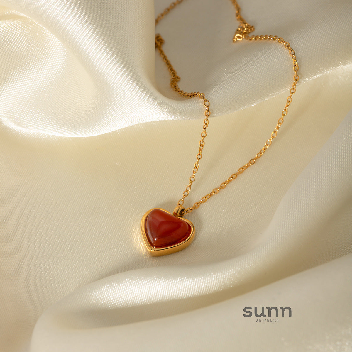 Anvitha Layered Agate Heart Necklace [9OHJ7FR8]