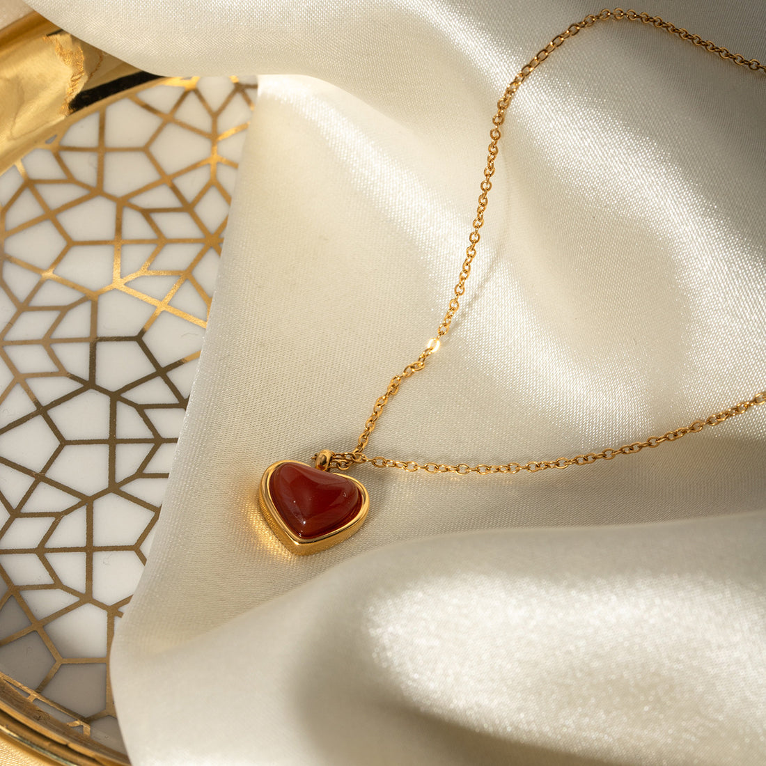 Anvitha Layered Agate Heart Necklace [GIY6EADP]