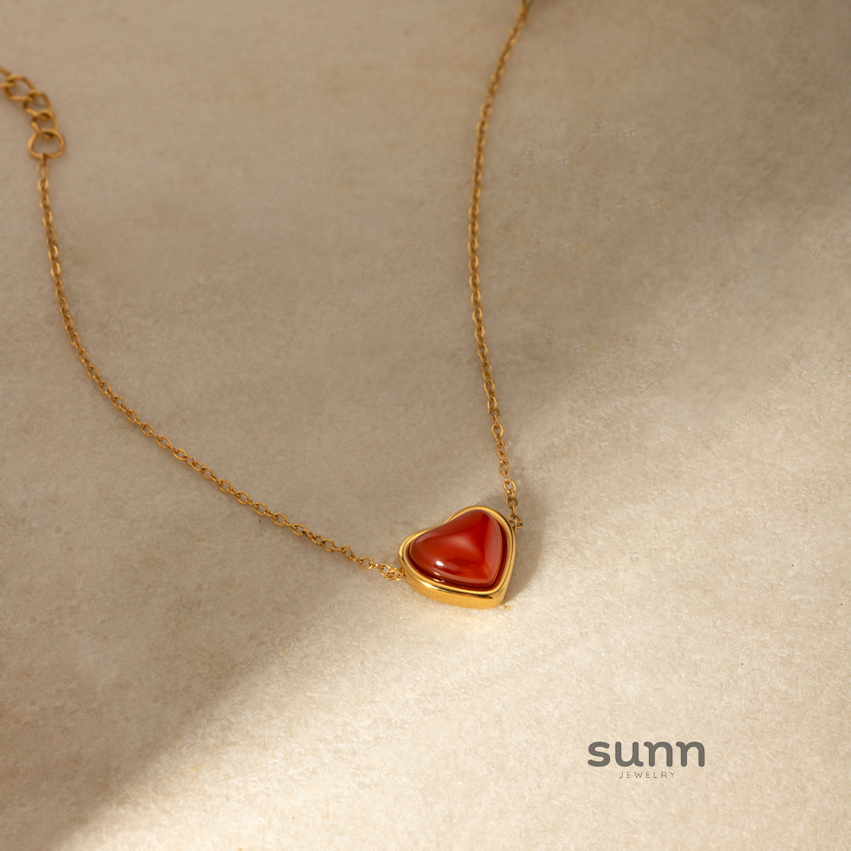 Anvitha Layered Agate Heart Necklace [OAT8C4MG]
