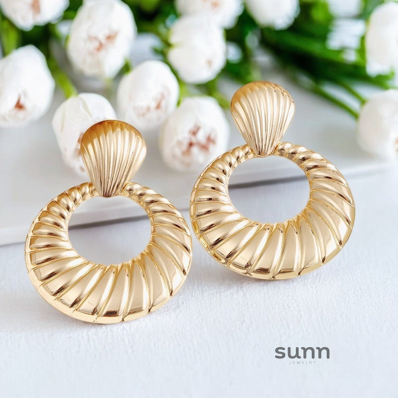 Anyah Corrugated Drop Earrings [1GEWSVM2]