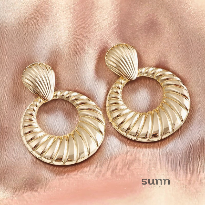Anyah Corrugated Drop Earrings [D8XWD1LO]