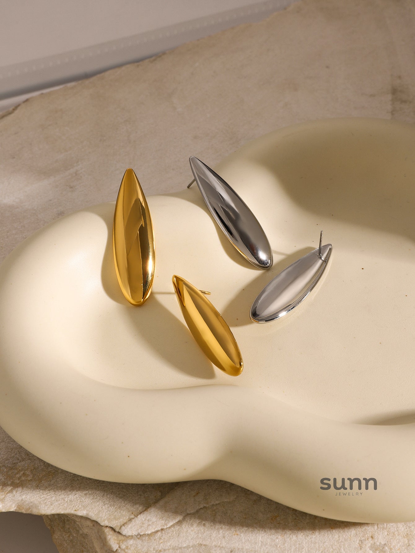 Aolani Glossy Drop Earrings [ZM9L8RUE]