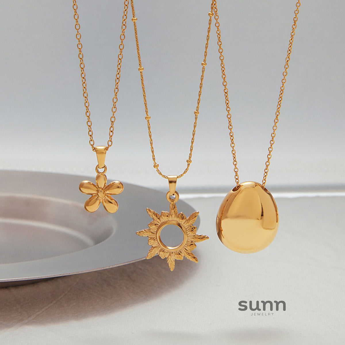 Arabelle Gilded Geometric Necklace [1QWM8AGV]