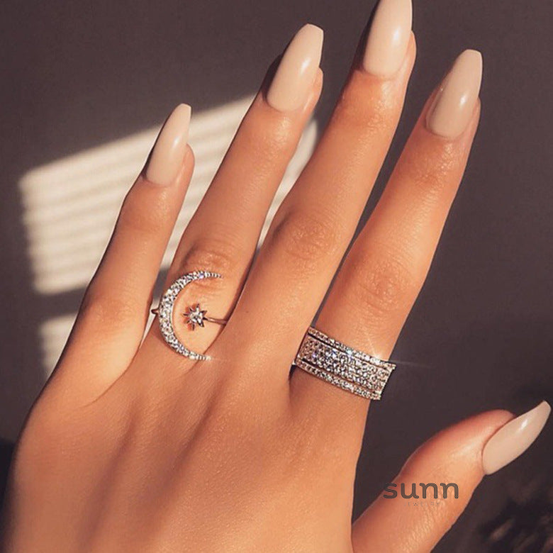 Araceli Celestial Crescent Ring [Q3XWARFZ]