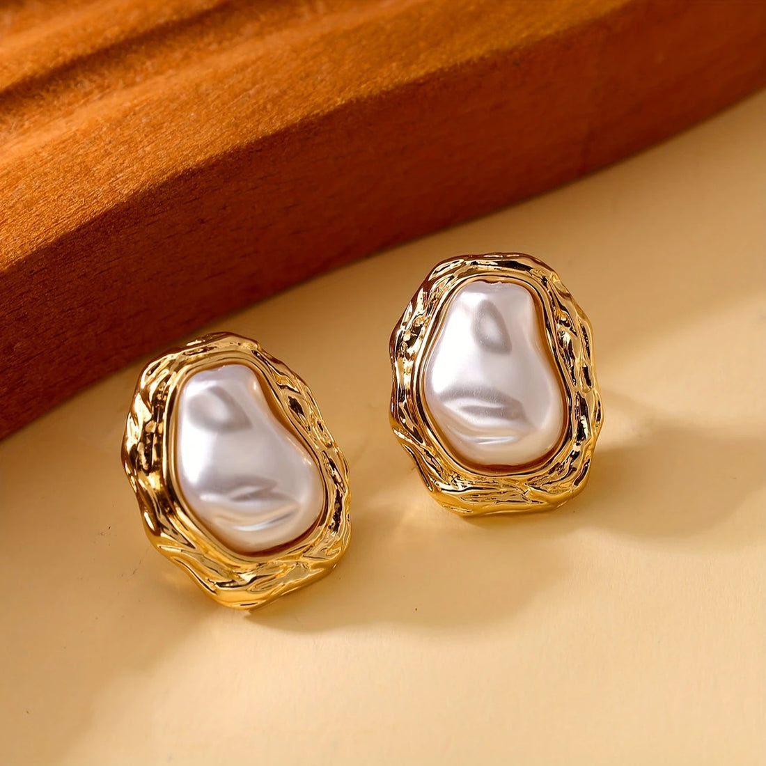 Araina Oval Pearl Earrings [YPPARQ6W]
