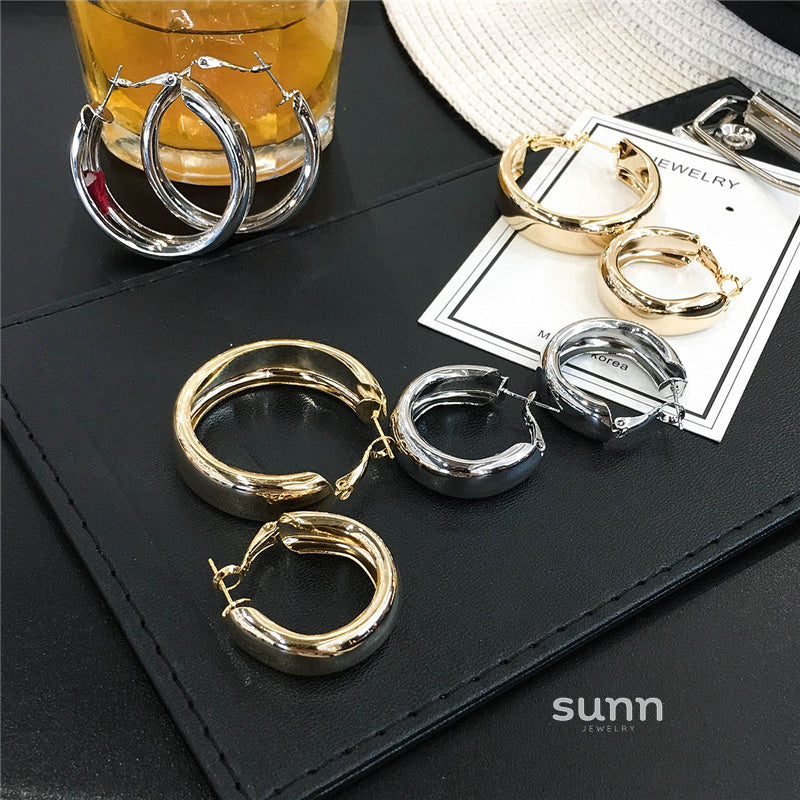 Araina Statement Hoop Earrings [PVD09DH3]