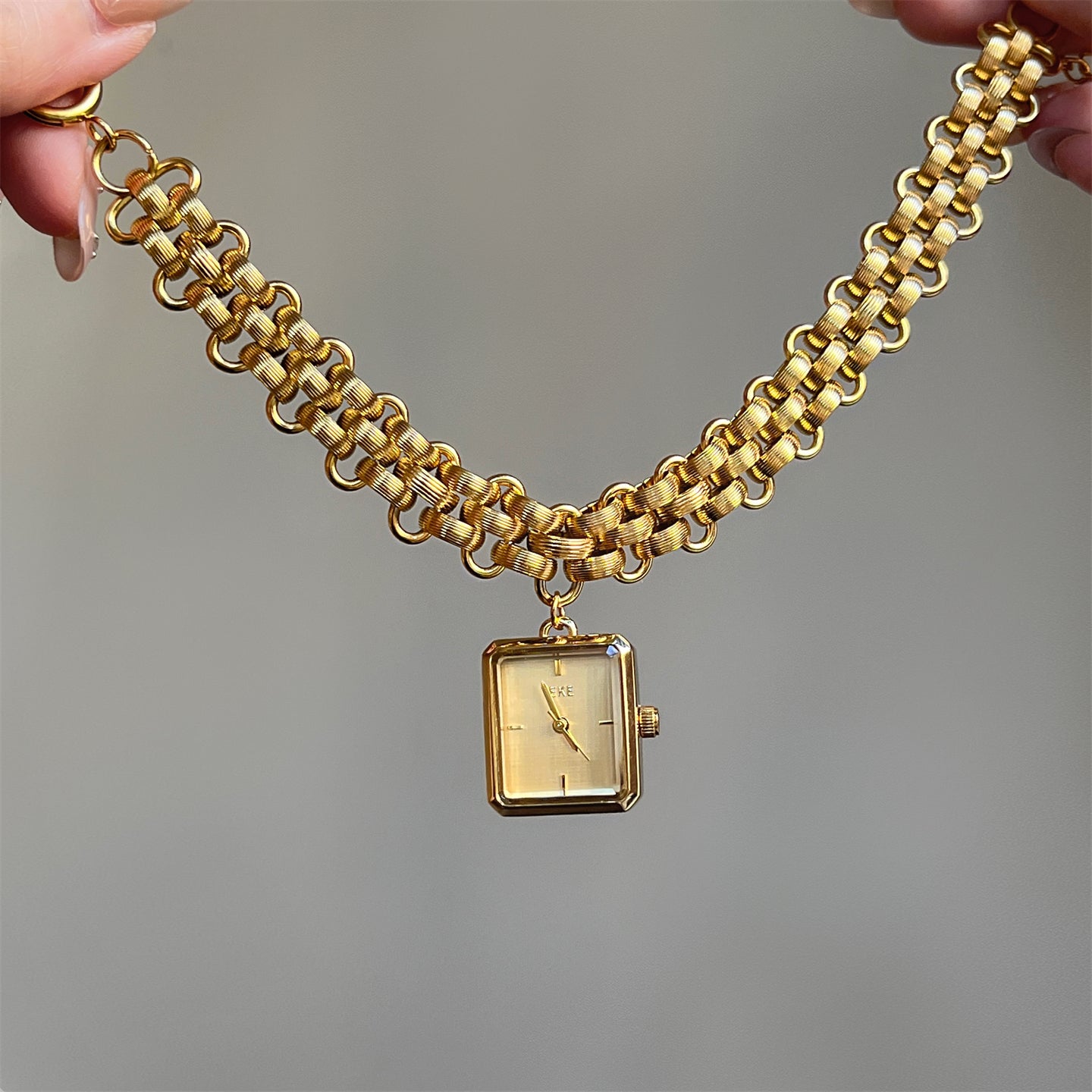 Arantxa Dainty Square Bracelet Watch [2JH4Z0IM]