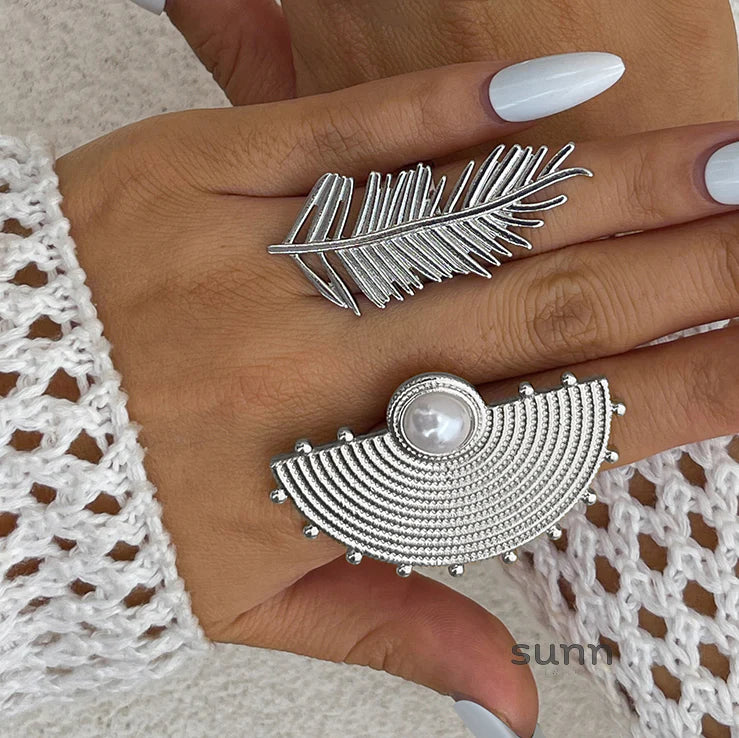 Arcadia Feathered Fan Ring