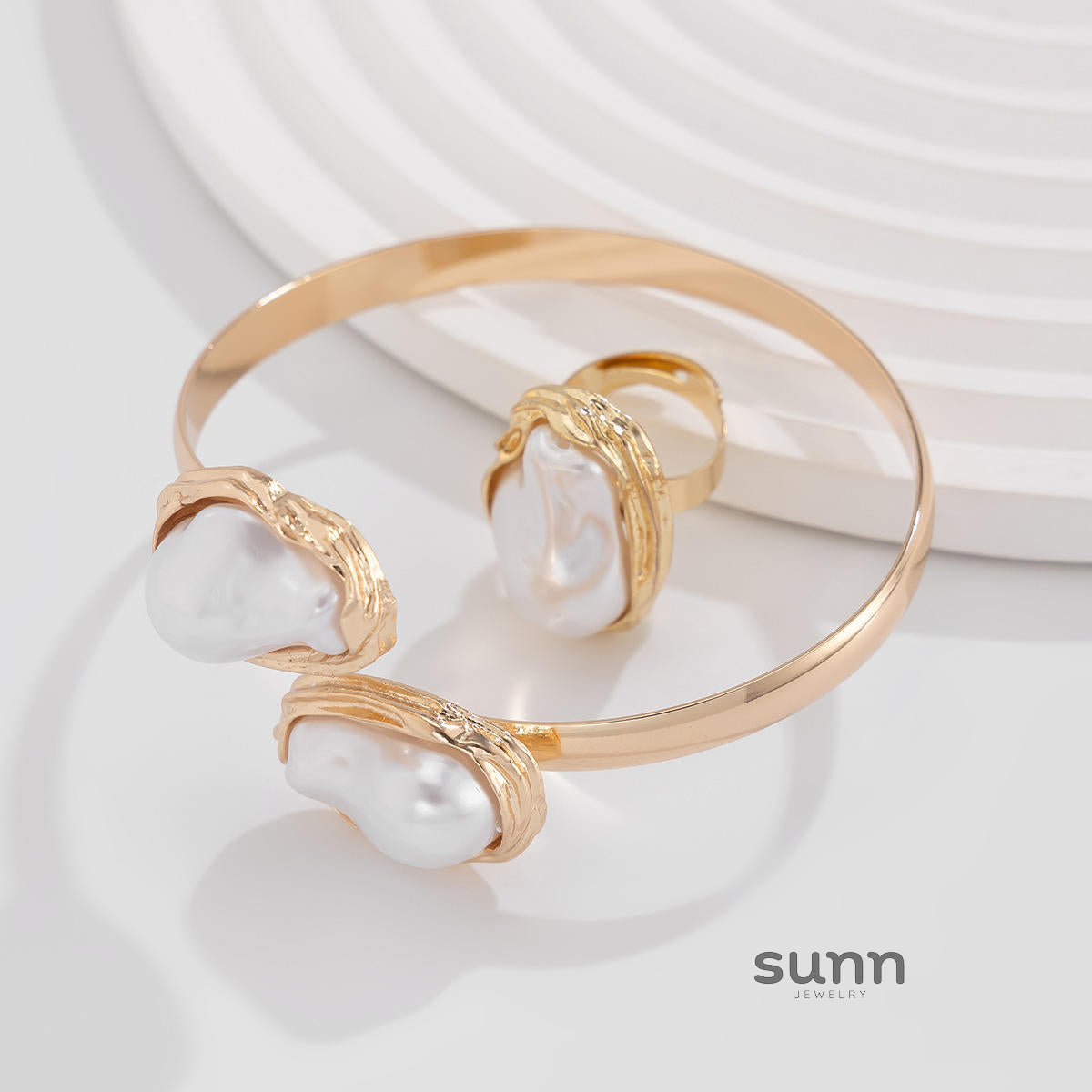 Archer Baroque Pearl Choker [RZOE9661]