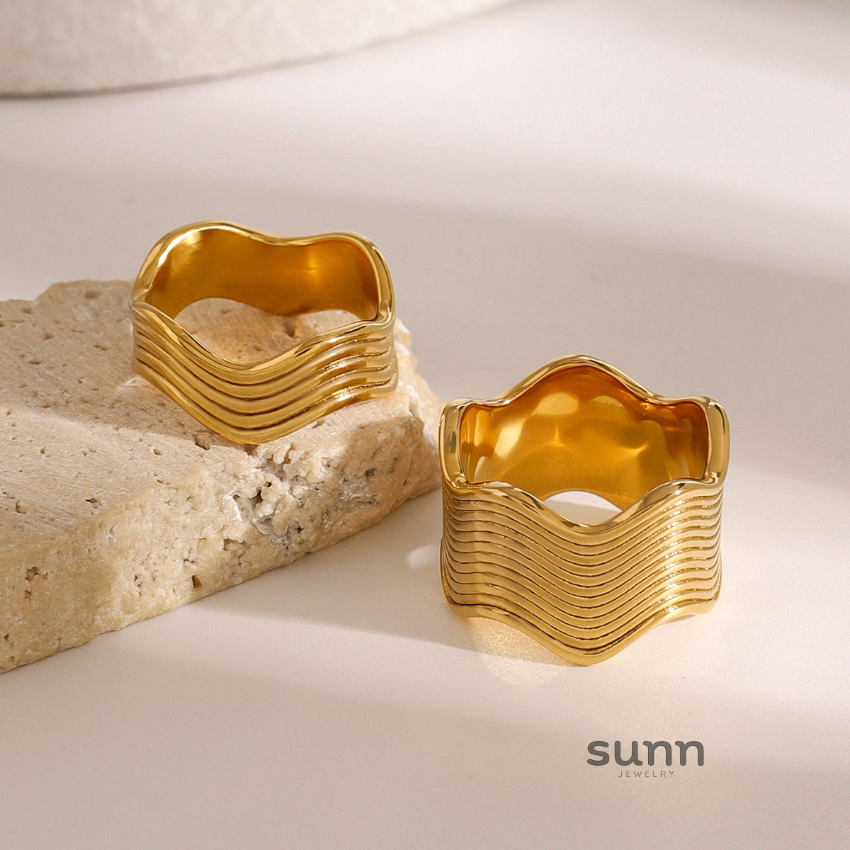 Ari Chunky Wave Ring [REV69ICD]