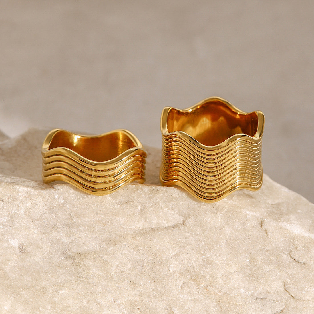 Ari Chunky Wave Ring [DUPTOZAP]