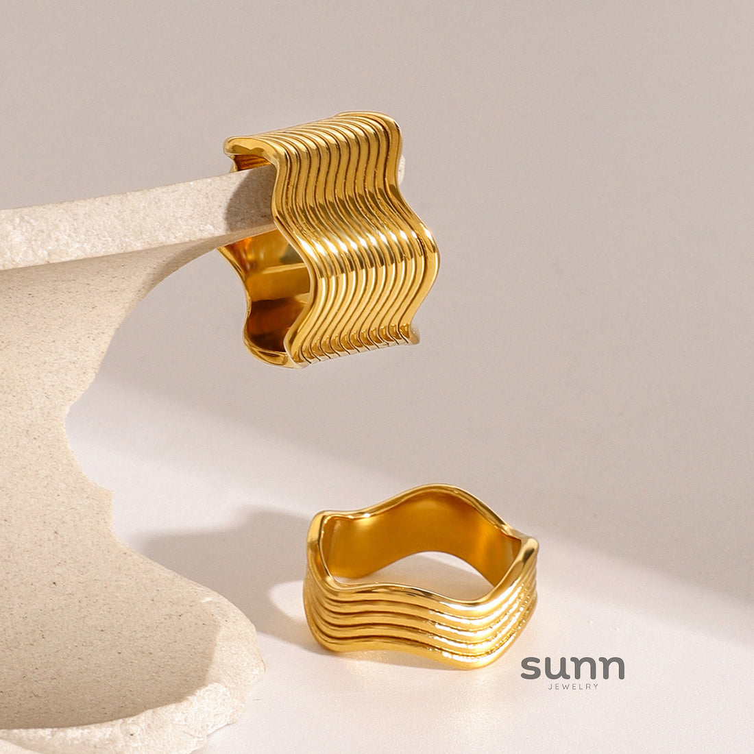 Ari Chunky Wave Ring [DUPTOZAP]