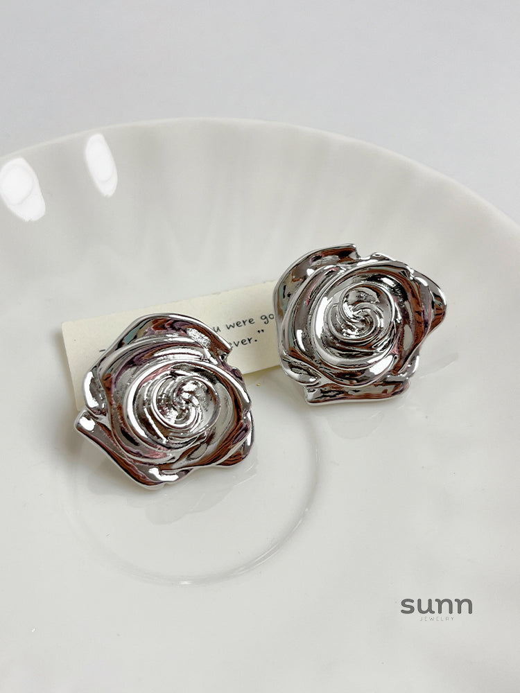 Ariadne Sculpted Rose Earrings [7AI2TU2P]