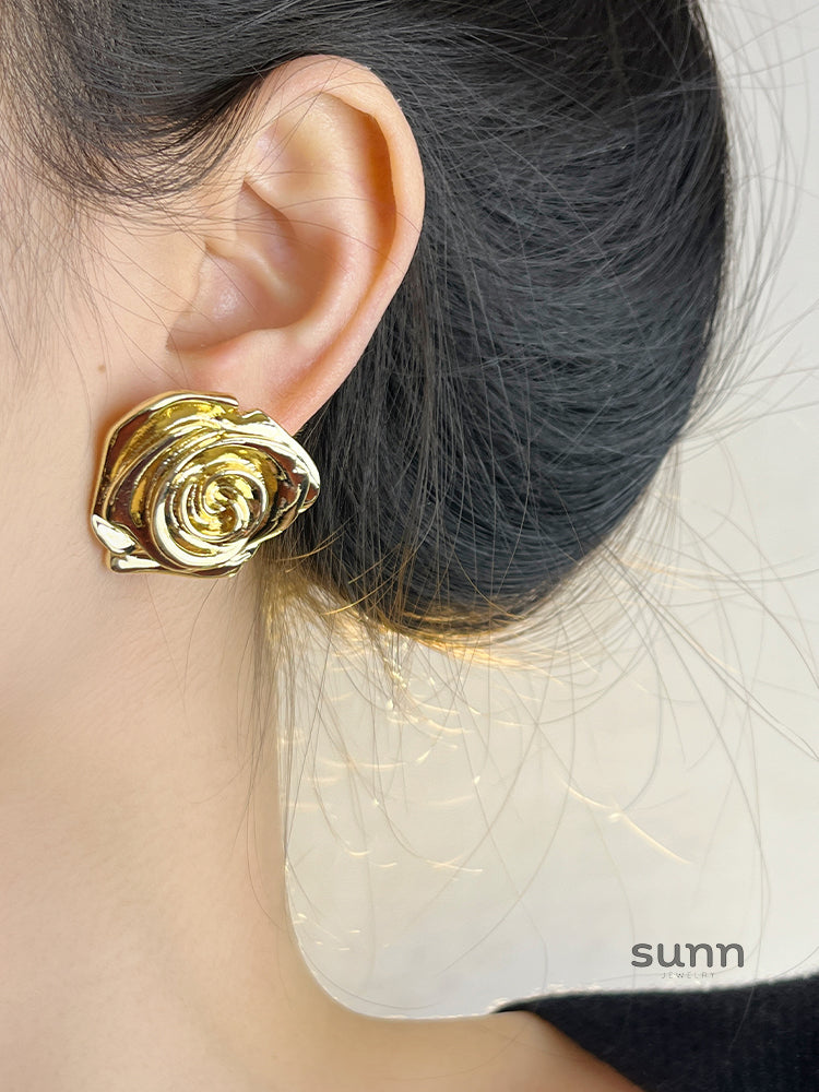 Ariadne Sculpted Rose Earrings [54K1YF1V]
