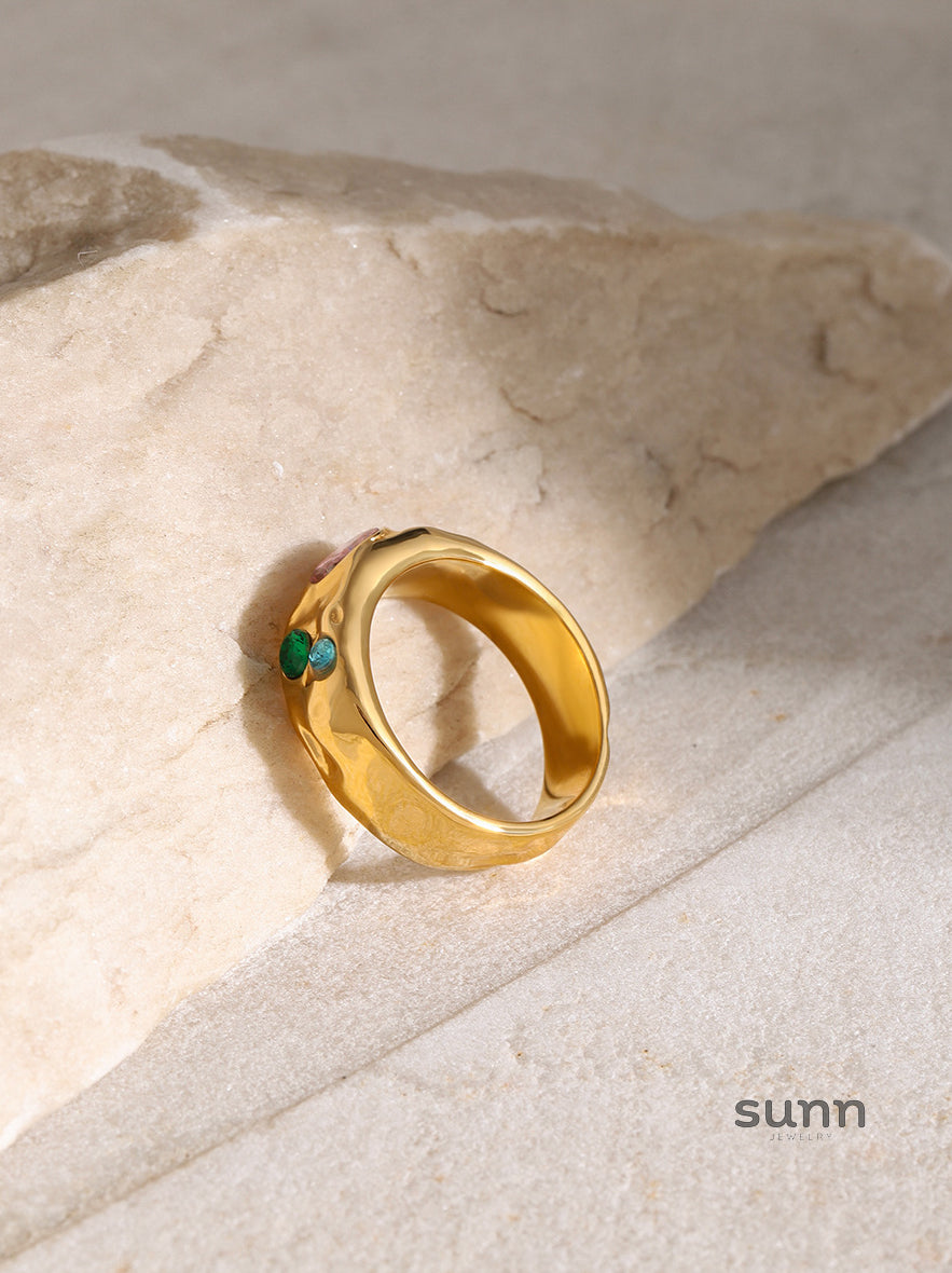 Ariam Hammered Zircon Ring [QC1YFCBP]