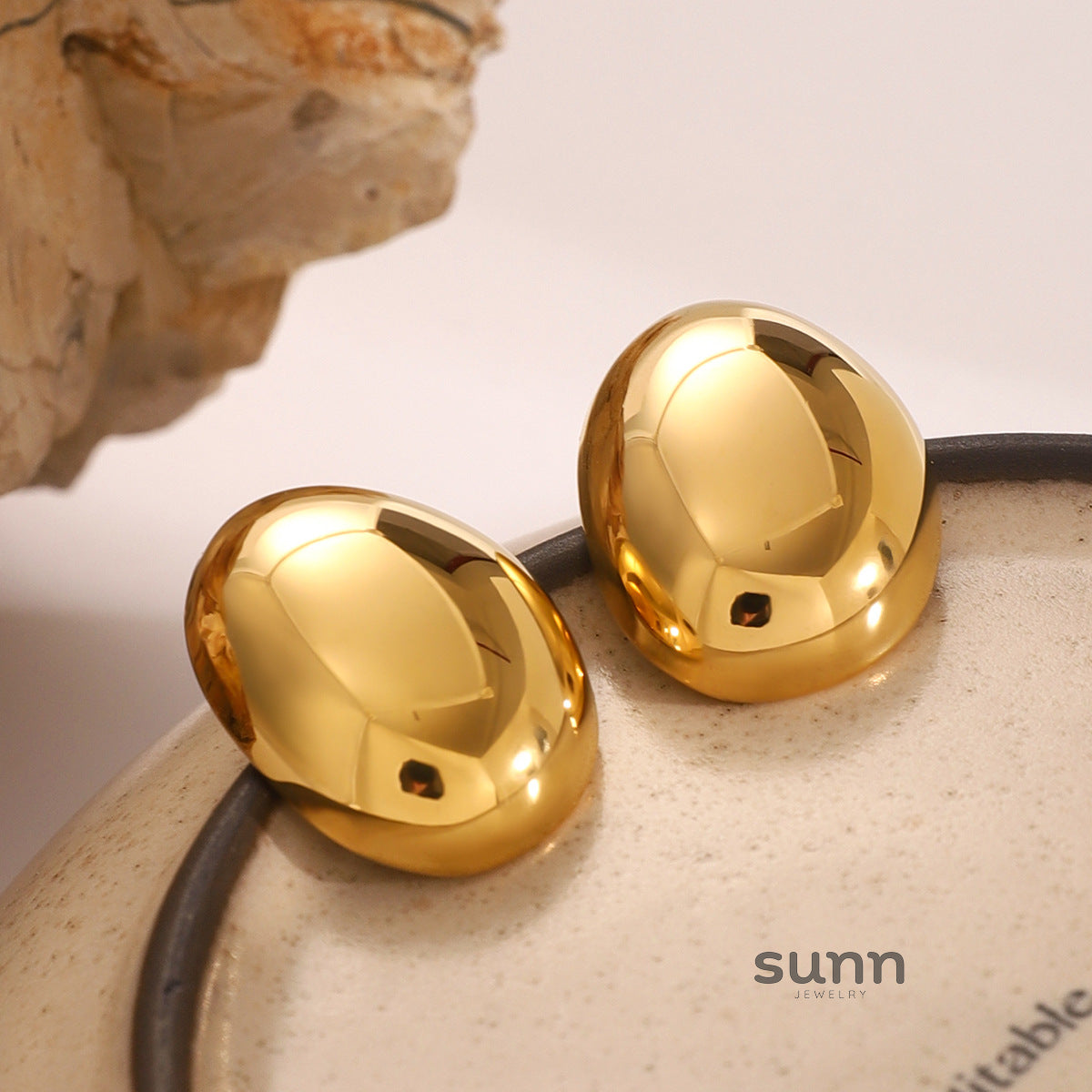 Ariana Gold Hoop Earrings [64BX9XDM]