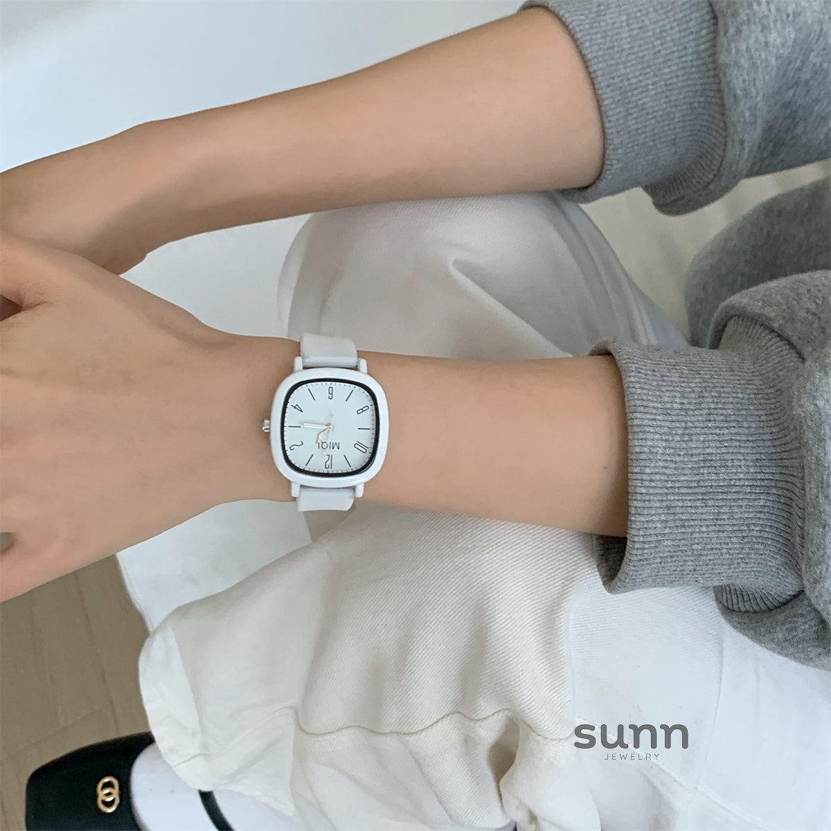 Ariana Modern Square Wrist Watch [51LF96K2]