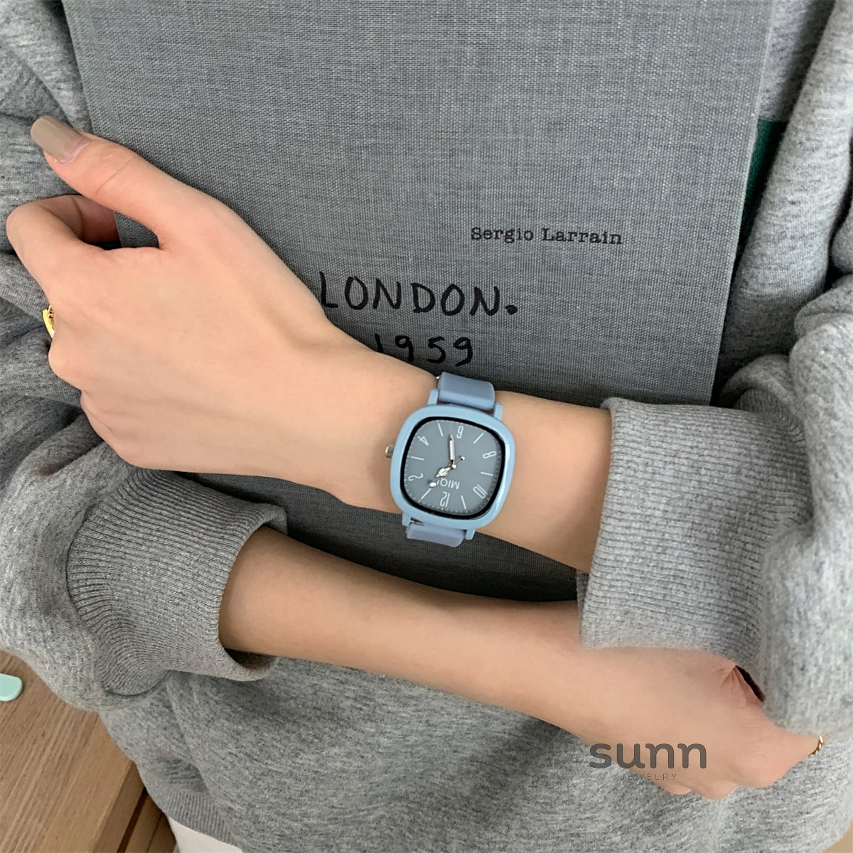 Ariana Modern Square Wrist Watch [A92NZLWI]
