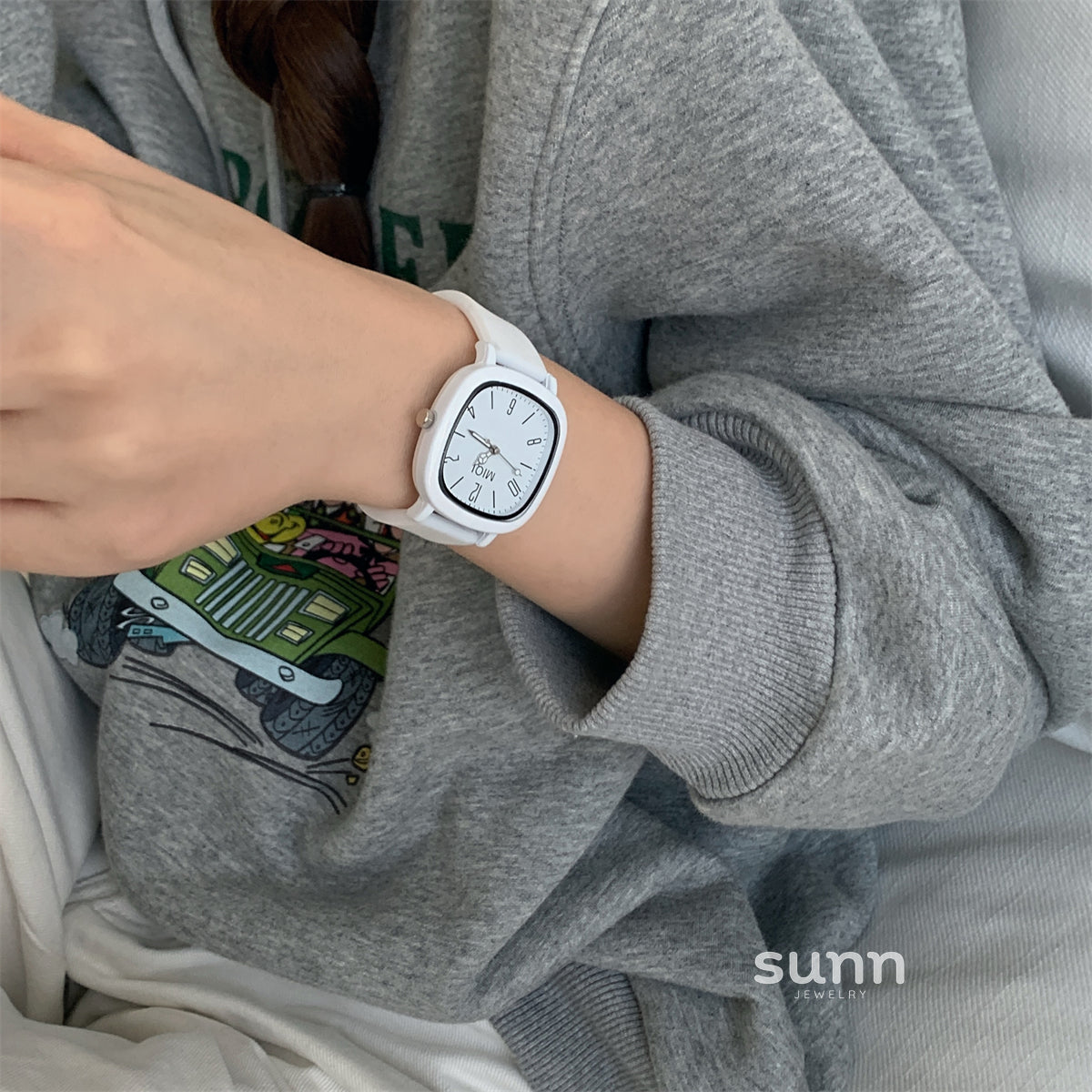 Ariana Modern Square Wrist Watch [T2KNCQ0Y]
