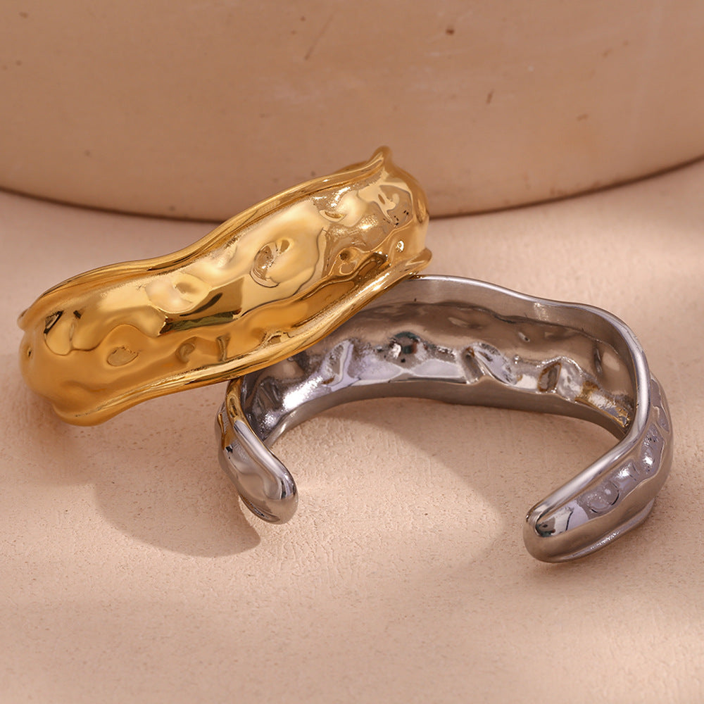 Arianna Hammered Wave Bracelet [254OVEG3]