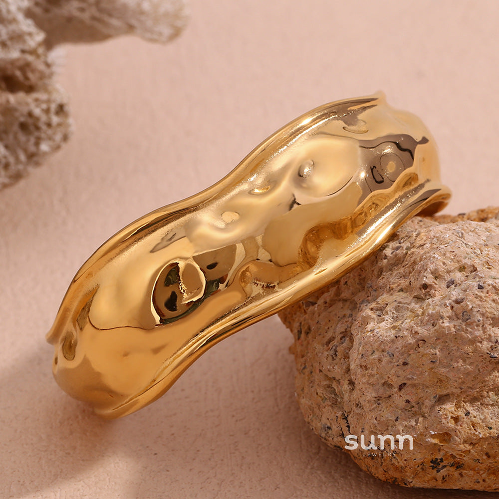 Arianna Hammered Wave Bracelet [2K3JI1KW]