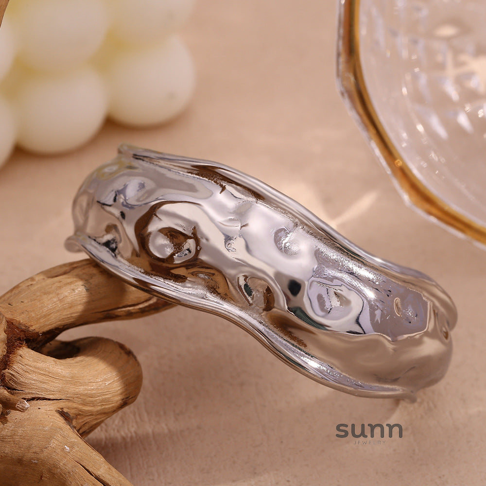 Arianna Hammered Wave Bracelet [4TDHHZGL]