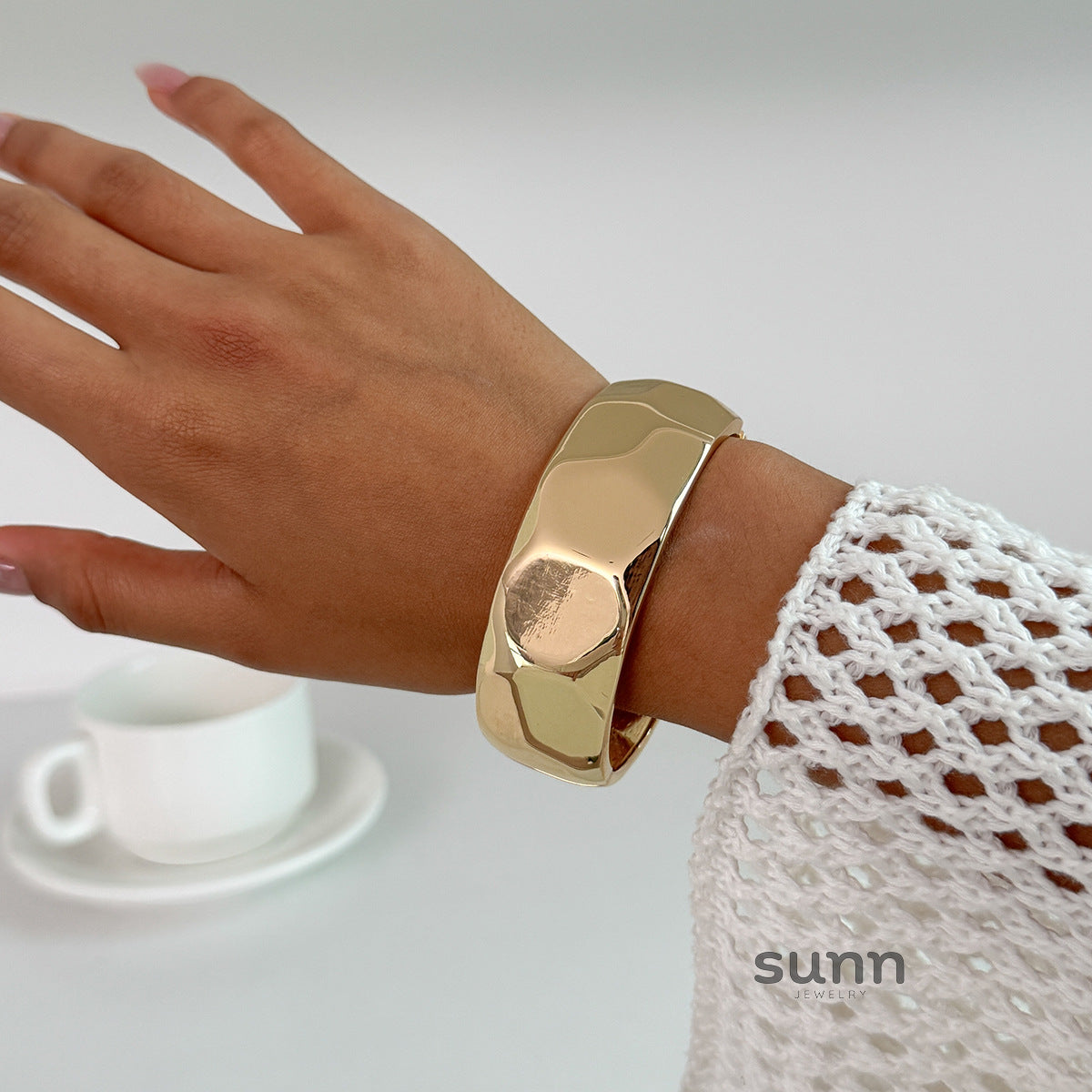 Arianne Sculpted Cuff Bracelet [N67VZN31]