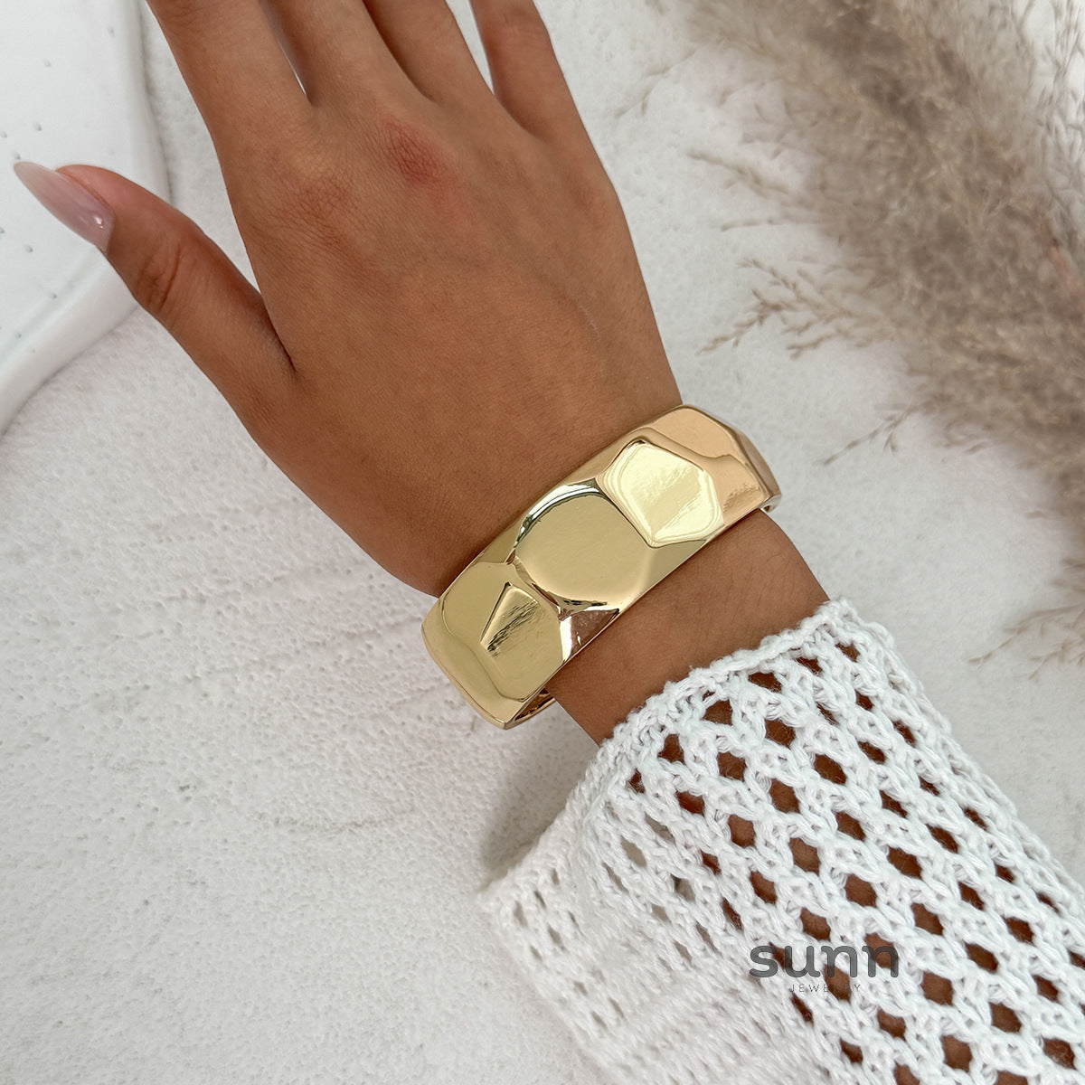 Arianne Sculpted Cuff Bracelet [NC27OF3B]