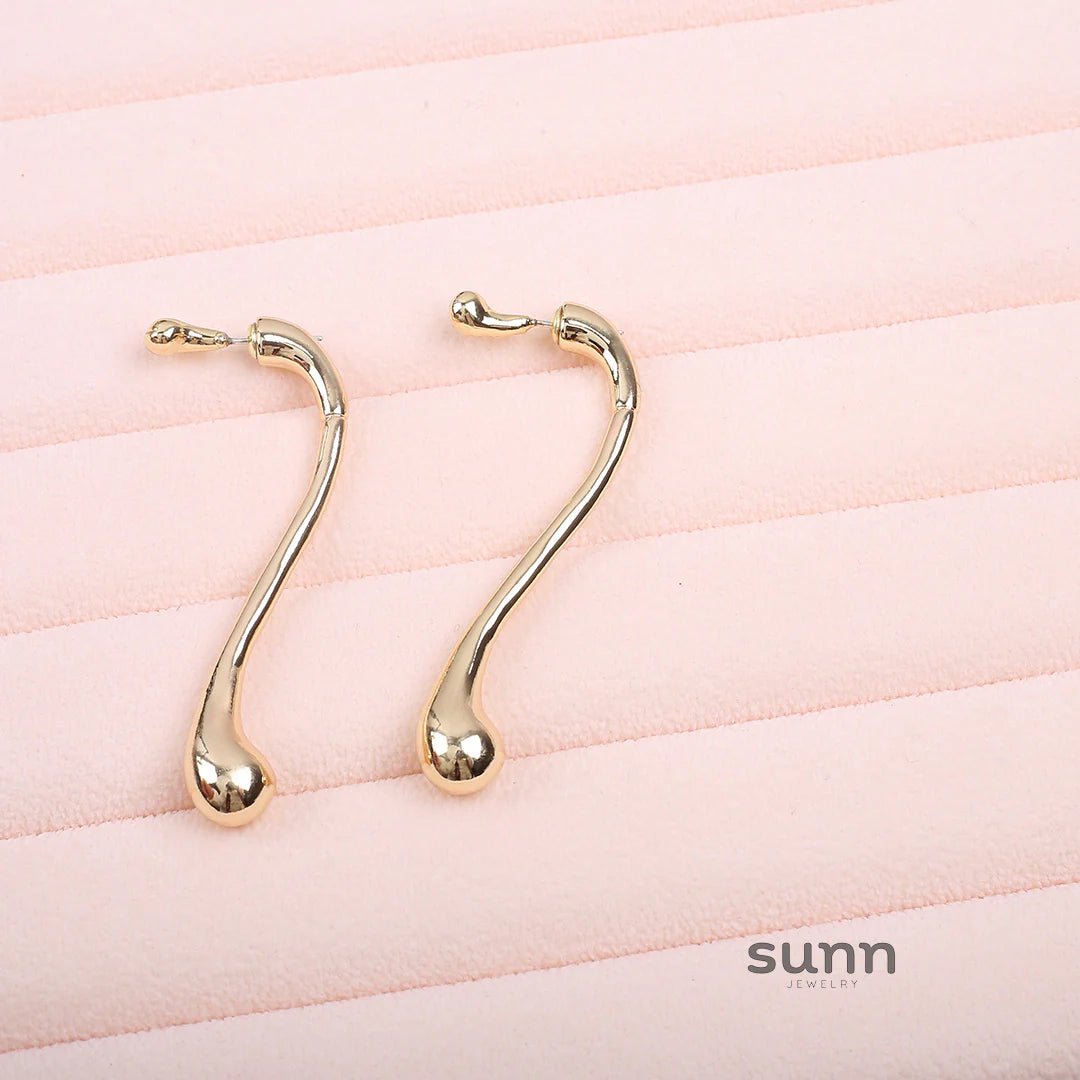 Arianni Sculpted Drop Earrings