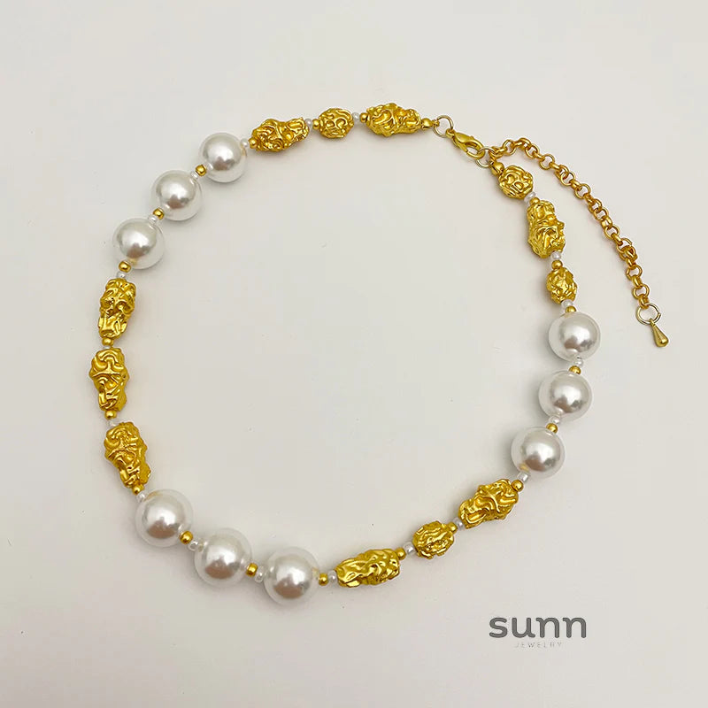 Arianny Vintage Pearl Necklace
