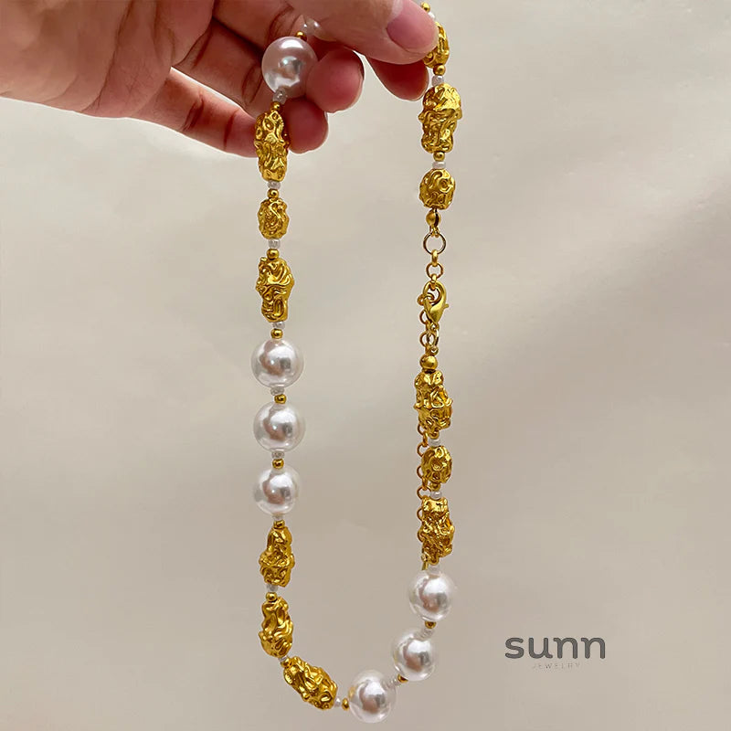 Arianny Vintage Pearl Necklace