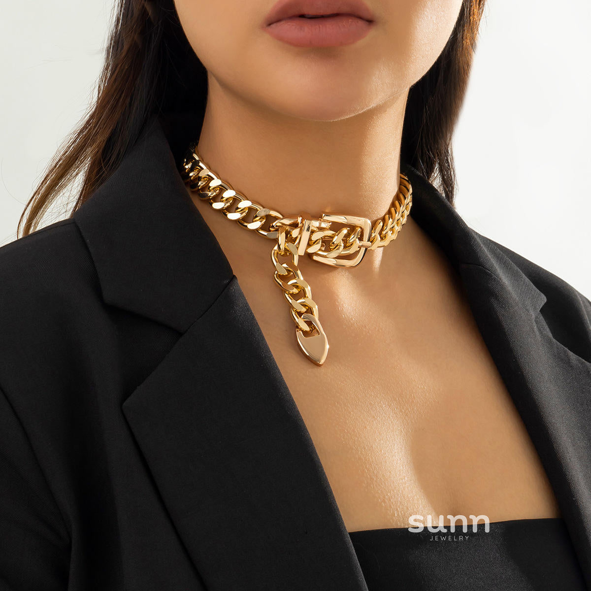 Ariella Statement Buckle Necklace [NMHFAXUG]