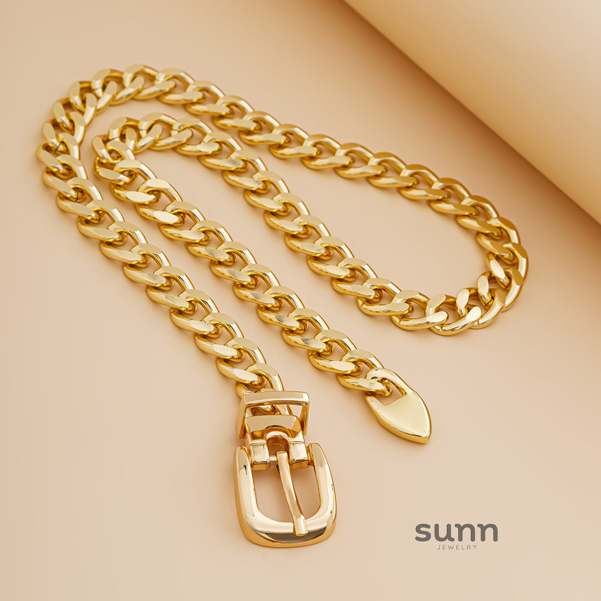 Ariella Statement Buckle Necklace [HW1WG7J4]