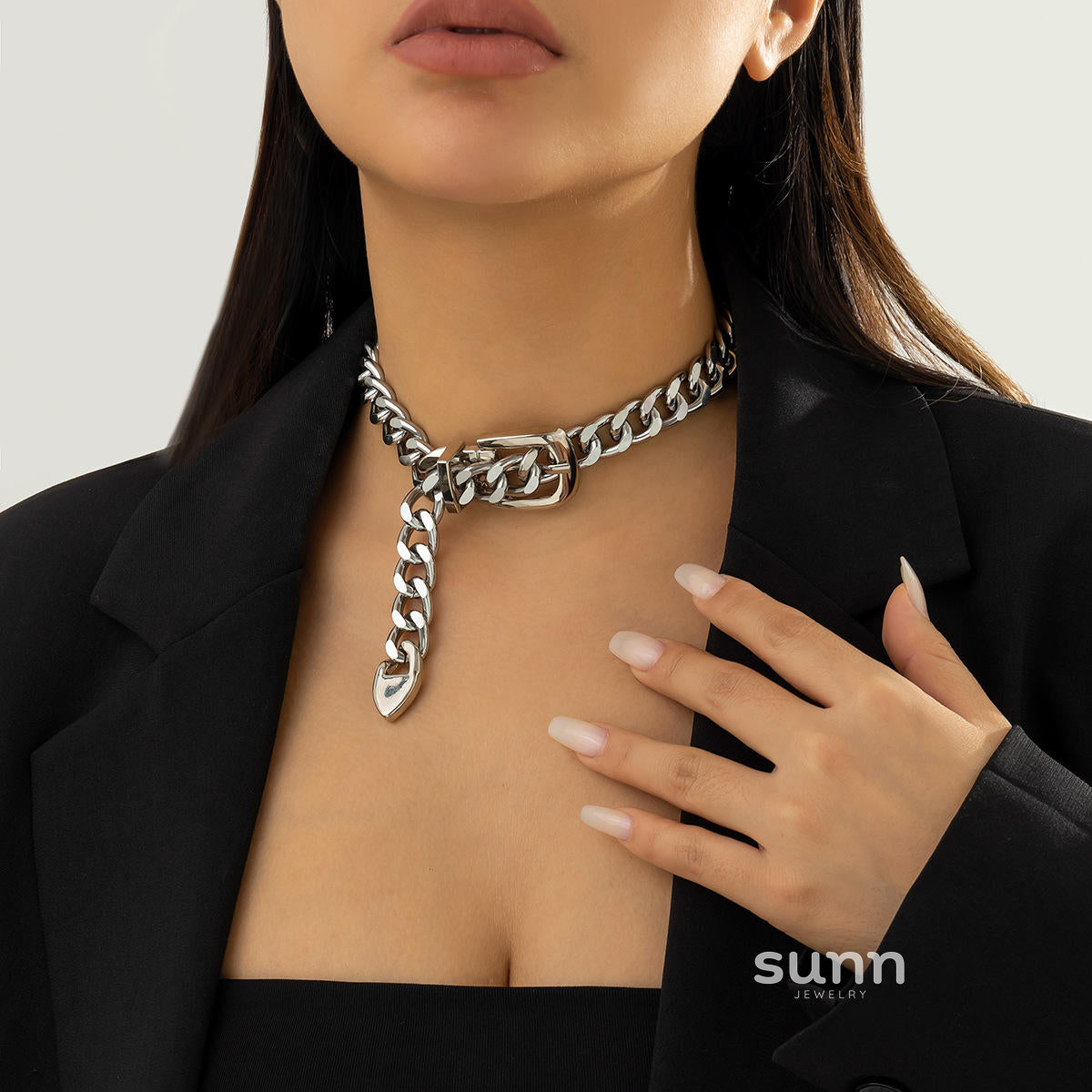 Ariella Statement Buckle Necklace [JTS6LI3U]