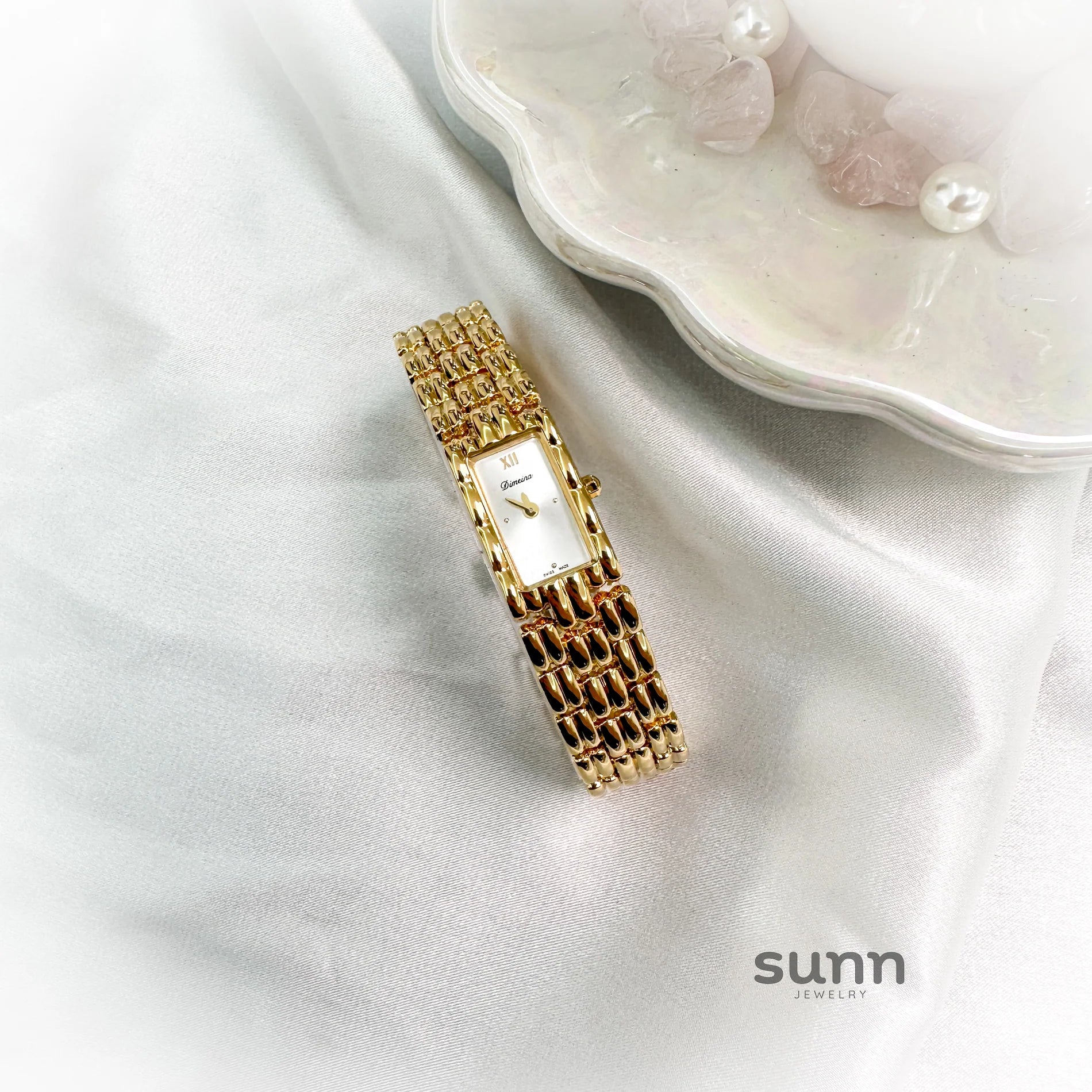 Arika Vintage Square Bracelet Watch