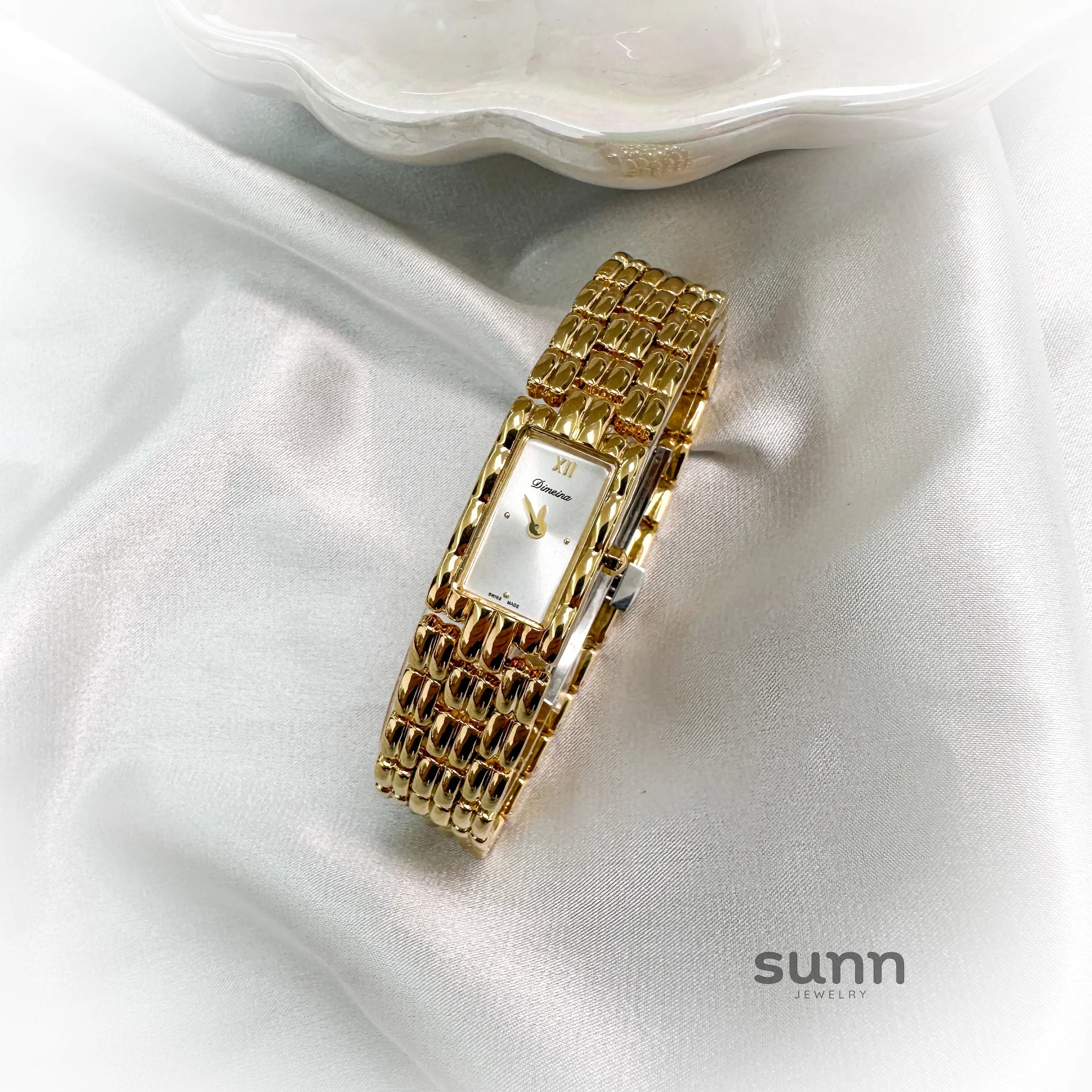 Arika Vintage Square Bracelet Watch