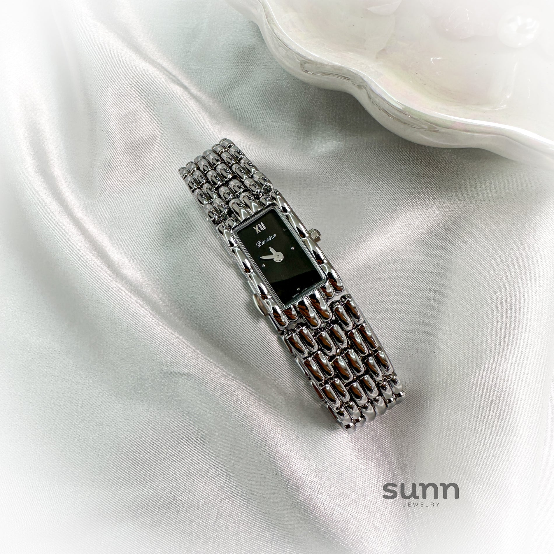 Arika Vintage Square Bracelet Watch
