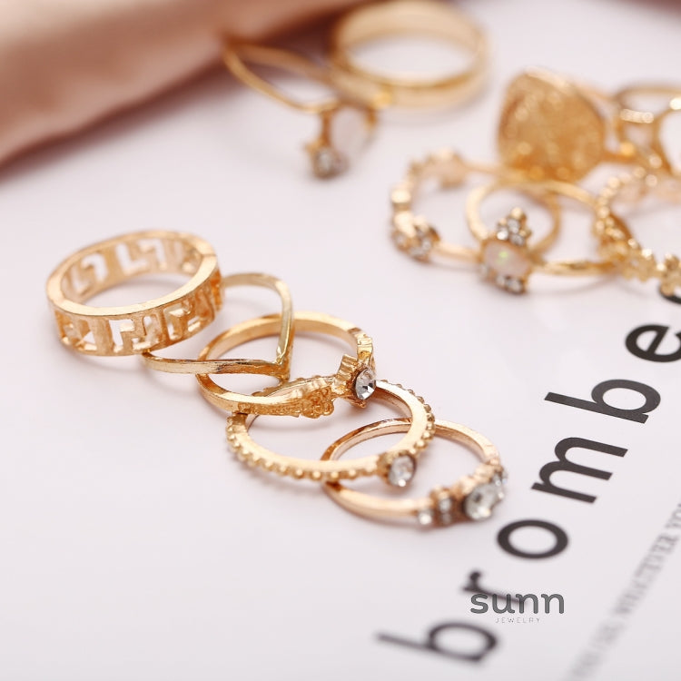 Ariyah Retro Stacking Ring Set [XB3FGKX2]