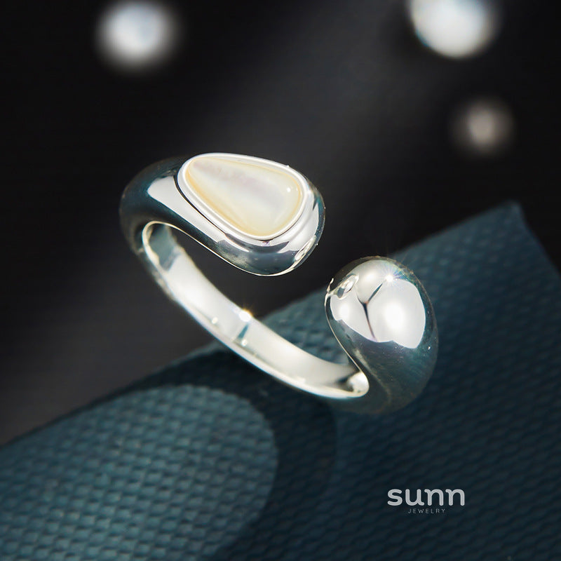 Ariyana Teardrop Shell Ring [IOX00B23]